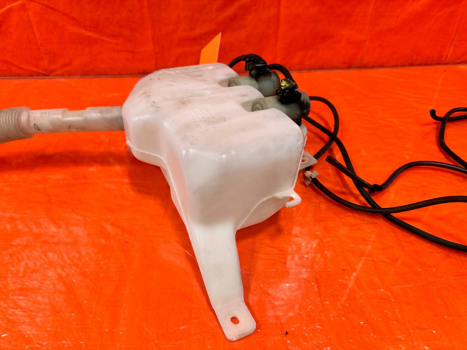 02 06 ACURA RSX TYPE S   WINDSHIELD WIPER RESERVOIR W/ MOTOR & LINES OEM #27114