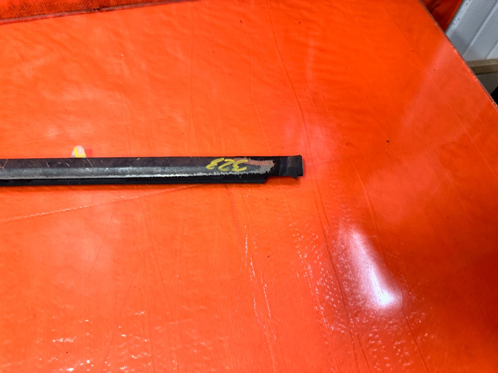 97 01 HONDA PRELUDE   DRIVER LEFT EXTERIOR WINDOW GLASS TRIM   OEM #3234