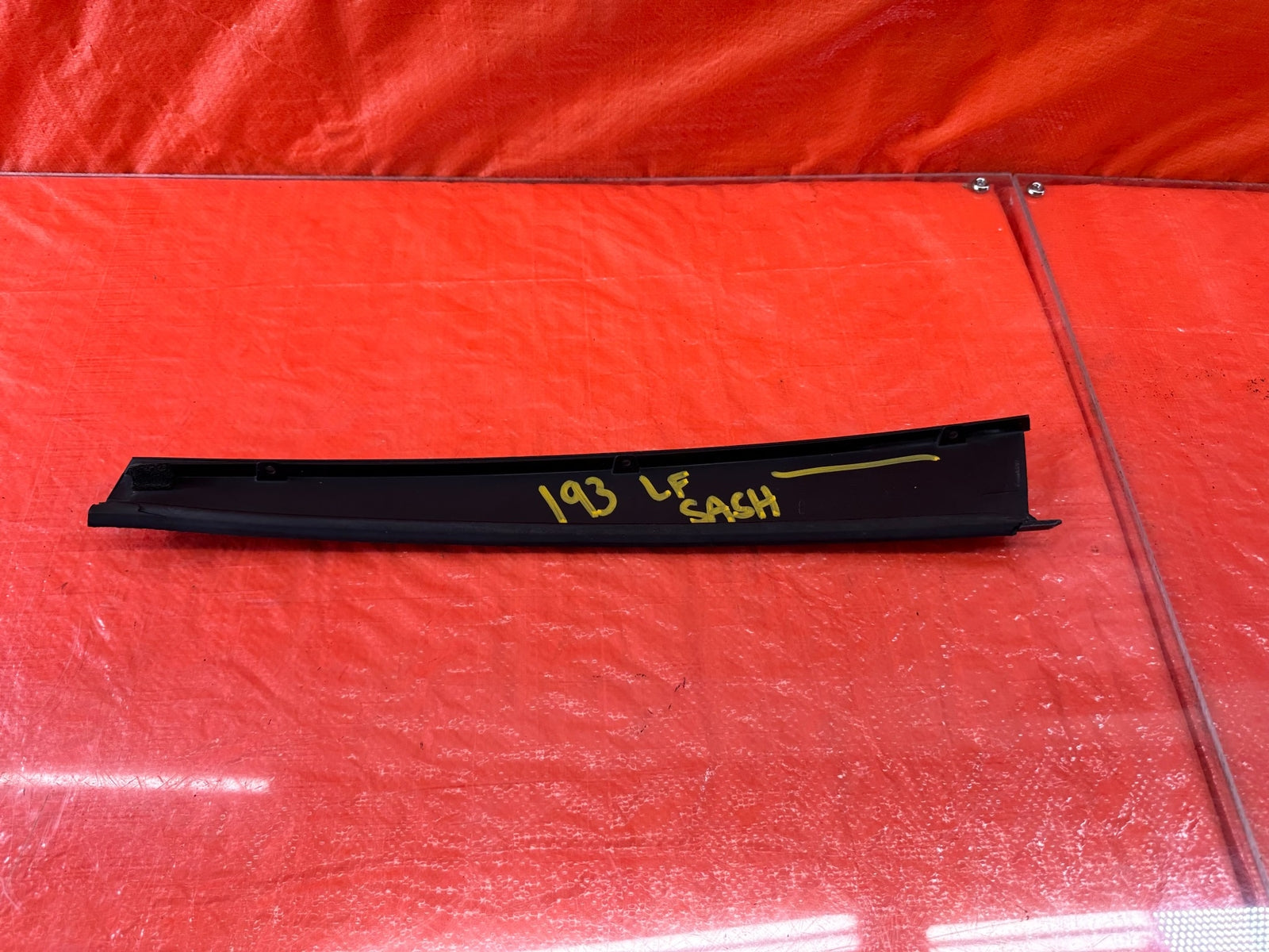 95 98 HONDA ODYSSEY   DRIVER LEFT FRONT DOOR SASH TRIM   OEM FACTORY #19312