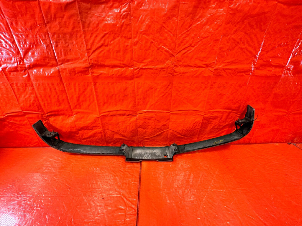 94 01 ACURA INTEGRA REAR BUMPER TAIL LIGHT LAMP GATE TRIM UPPER SKIRT PANEL #25310