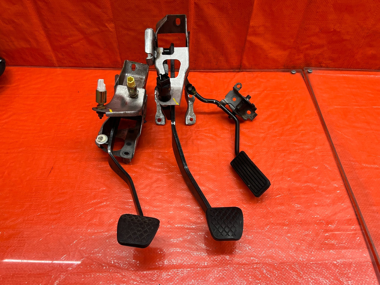 02 05 HONDA CIVIC SI EP3 HATC   MANUAL PEDALS   GAS BRAKE CLUTCH   OEM #1760
