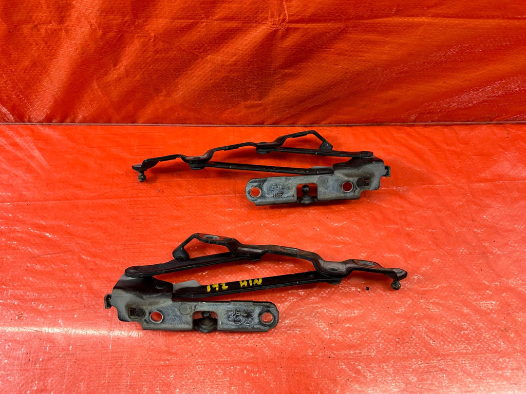 07 13 INFINITI G35 G37 SEDAN   LEFT AND RIGHT TRUNK HINGES   OEM FACTORY #19210
