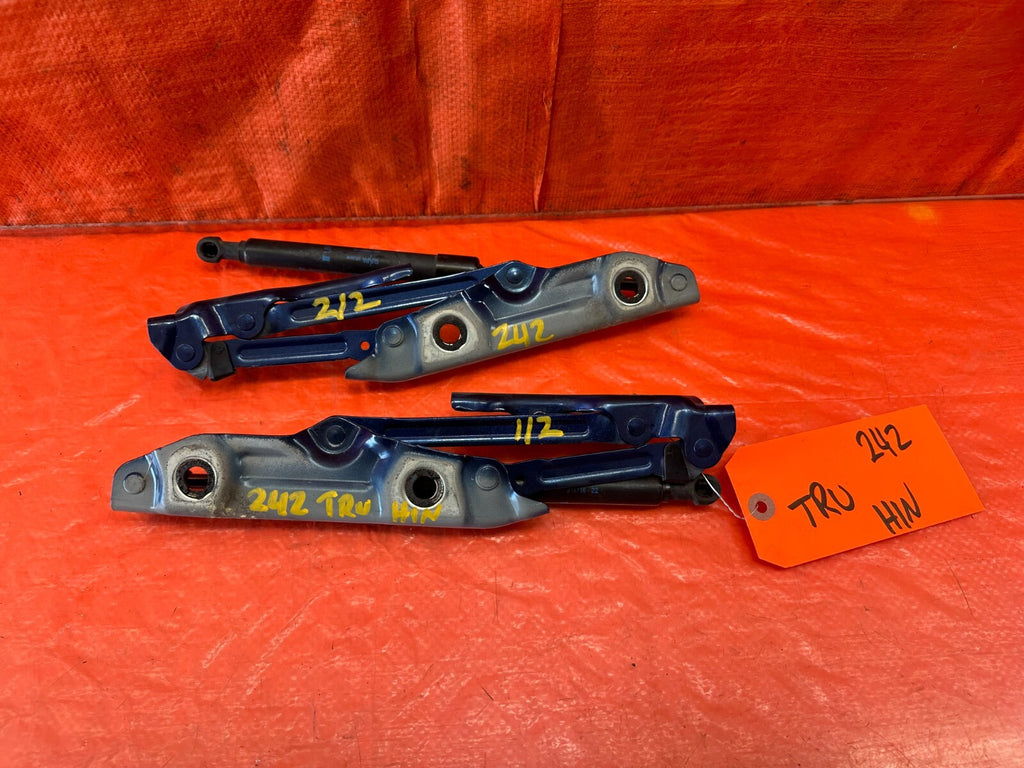 14 20 INFINITI Q50 & Q70   TRUNK HINGES  LEFT AND RIGHT HINGES W/ SHOCKS OEM 2425
