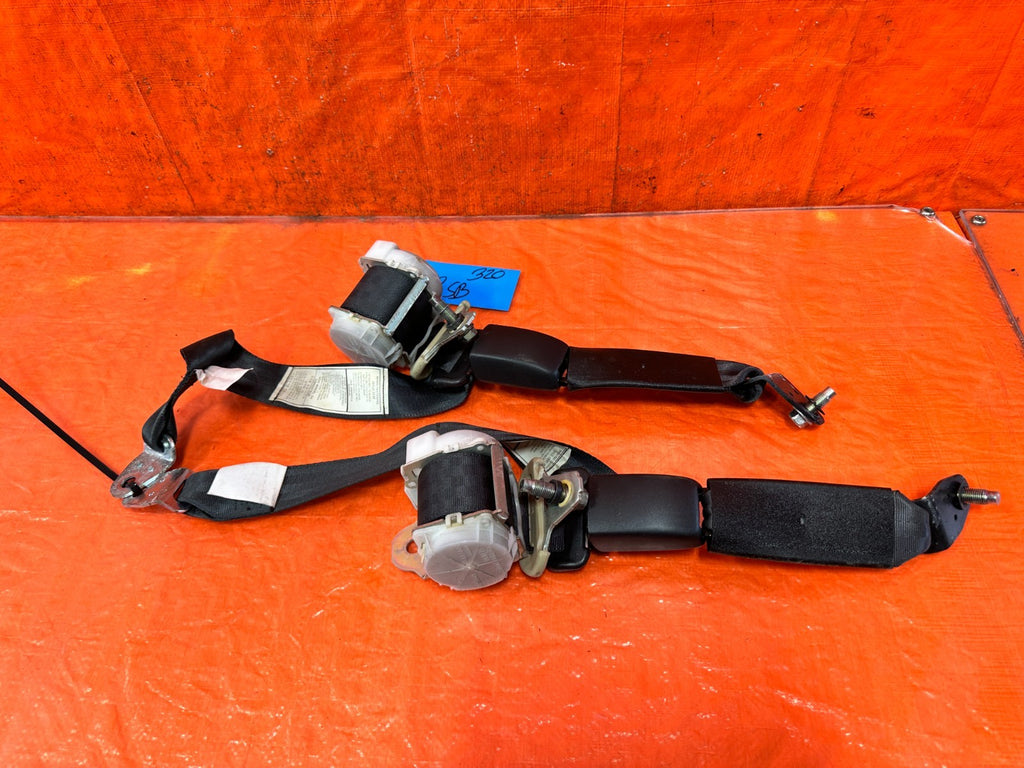 08 15 INFINITI G37 & Q60    2D COUPE   LEFT & RIGHT REAR SEAT BELTS   OEM #3200