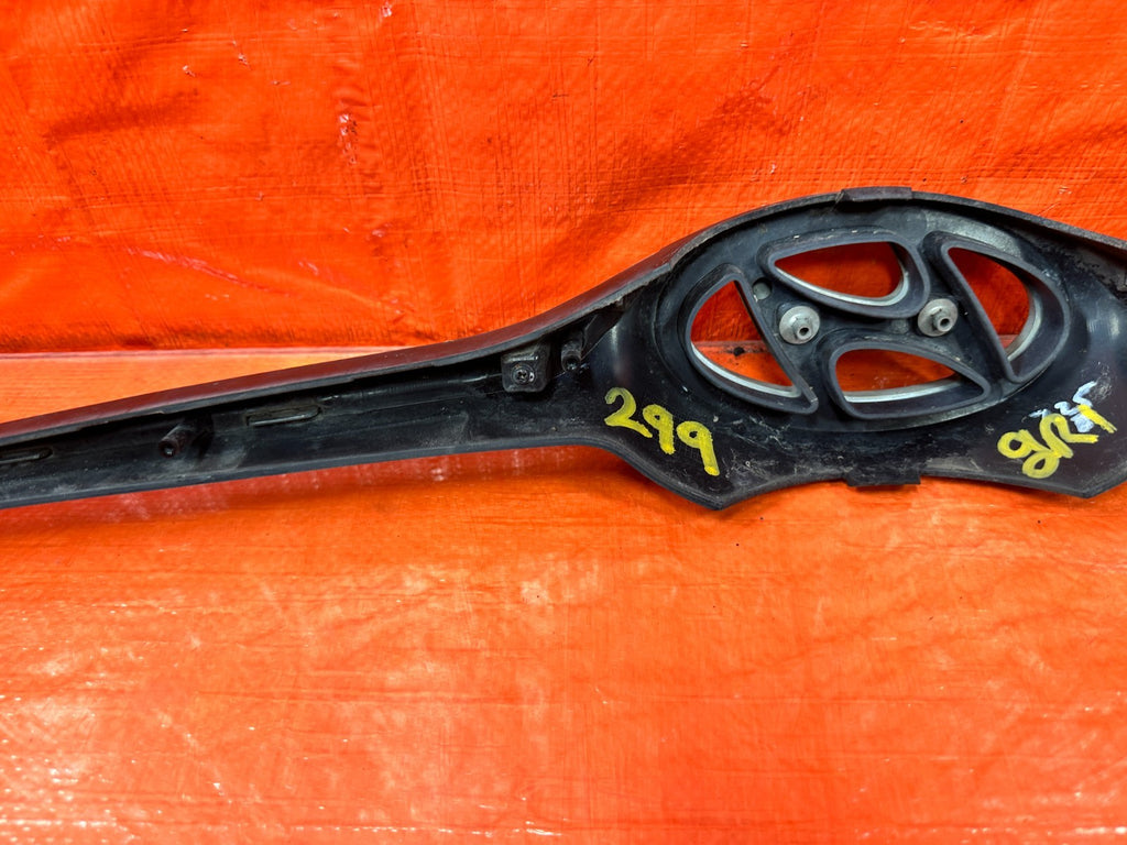 13 16 HYUNDAI GENESIS COUPE   FRONT GRILLE W/ TRIM   OEM #2998