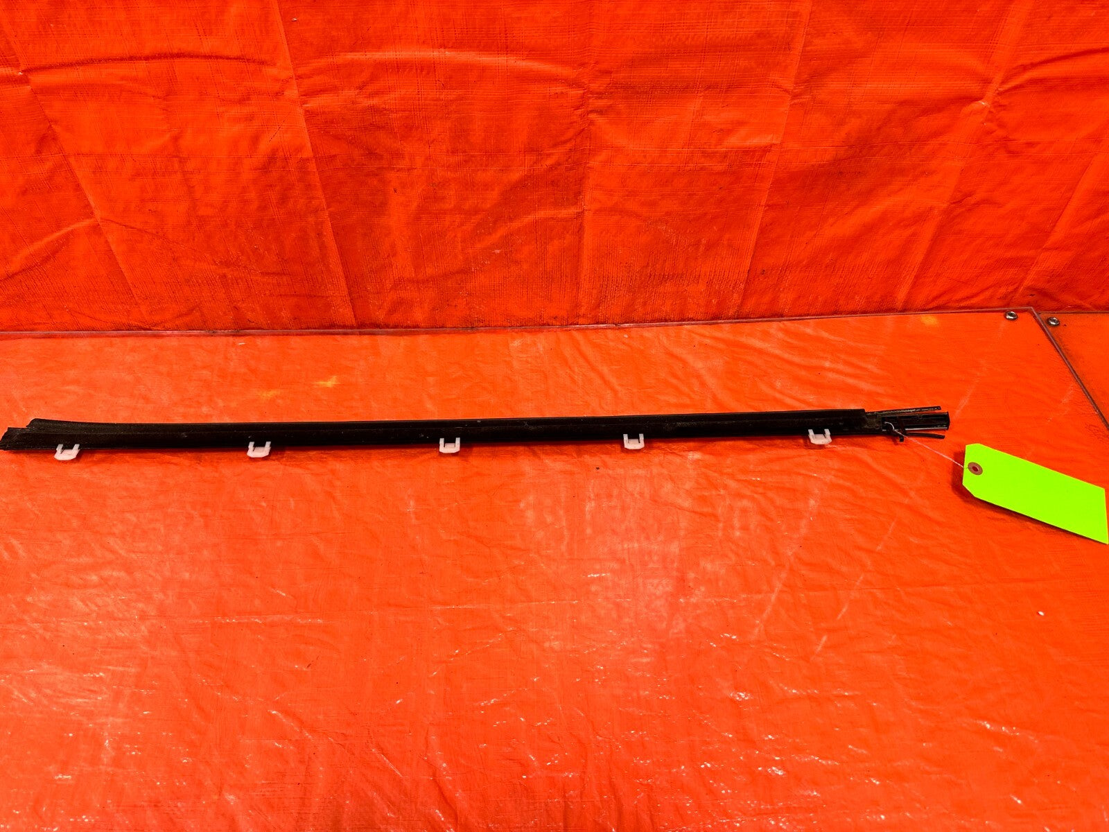 09 14 ACURA TSX   RIGHT FRONT EXTERIOR WINDOW GLASS TRIM BELT MOLDING   OEM #2796