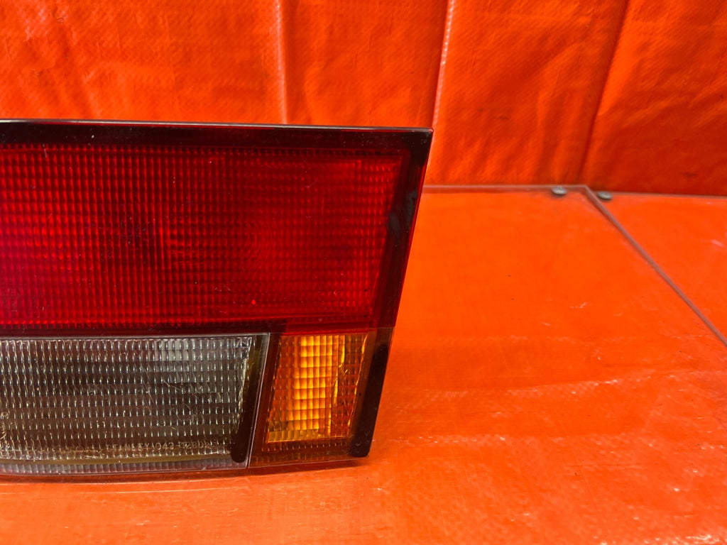 96 98 HONDA CIVIC   COUPE   PASSENGER RIGHT   INNER TAIL LIGHT LAMP   OEM #1304