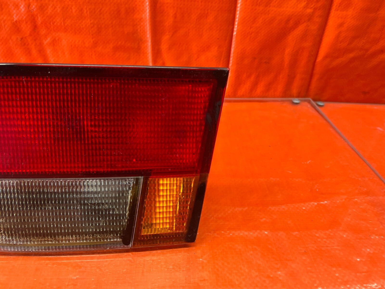 96 98 HONDA CIVIC   COUPE   PASSENGER RIGHT   INNER TAIL LIGHT LAMP   OEM #1304