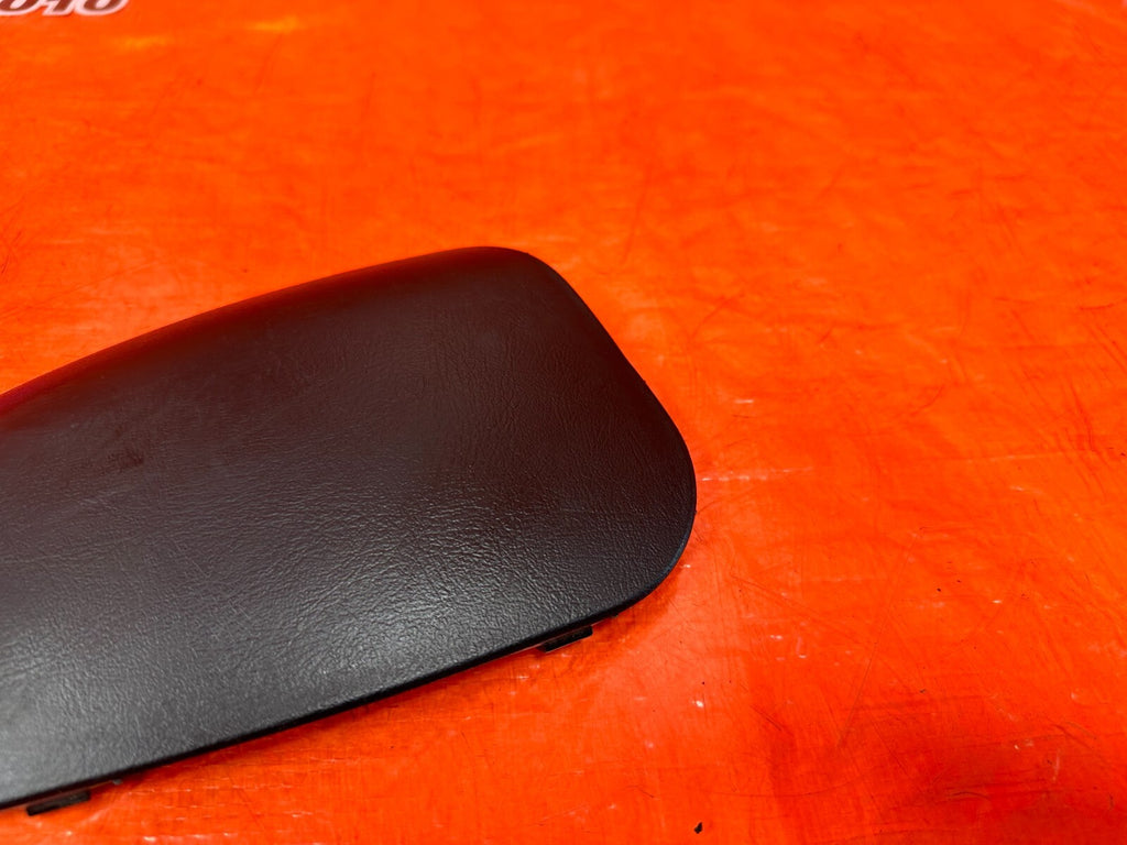 94 01 ACURA INTEGRA 2D RIGHT REAR SHOCK ABSORBER PLASTIC TRIM COVER OEM 461