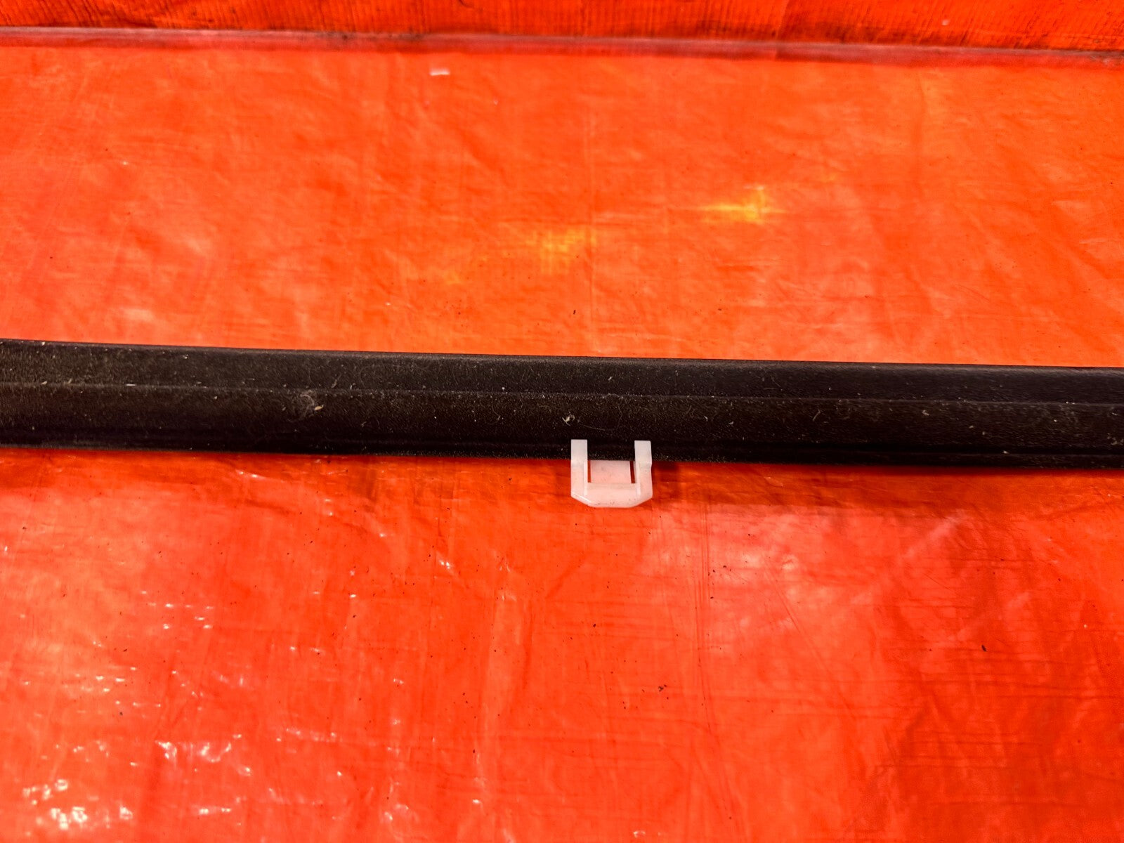 09 14 ACURA TSX   RIGHT FRONT EXTERIOR WINDOW GLASS TRIM BELT MOLDING   OEM #2798