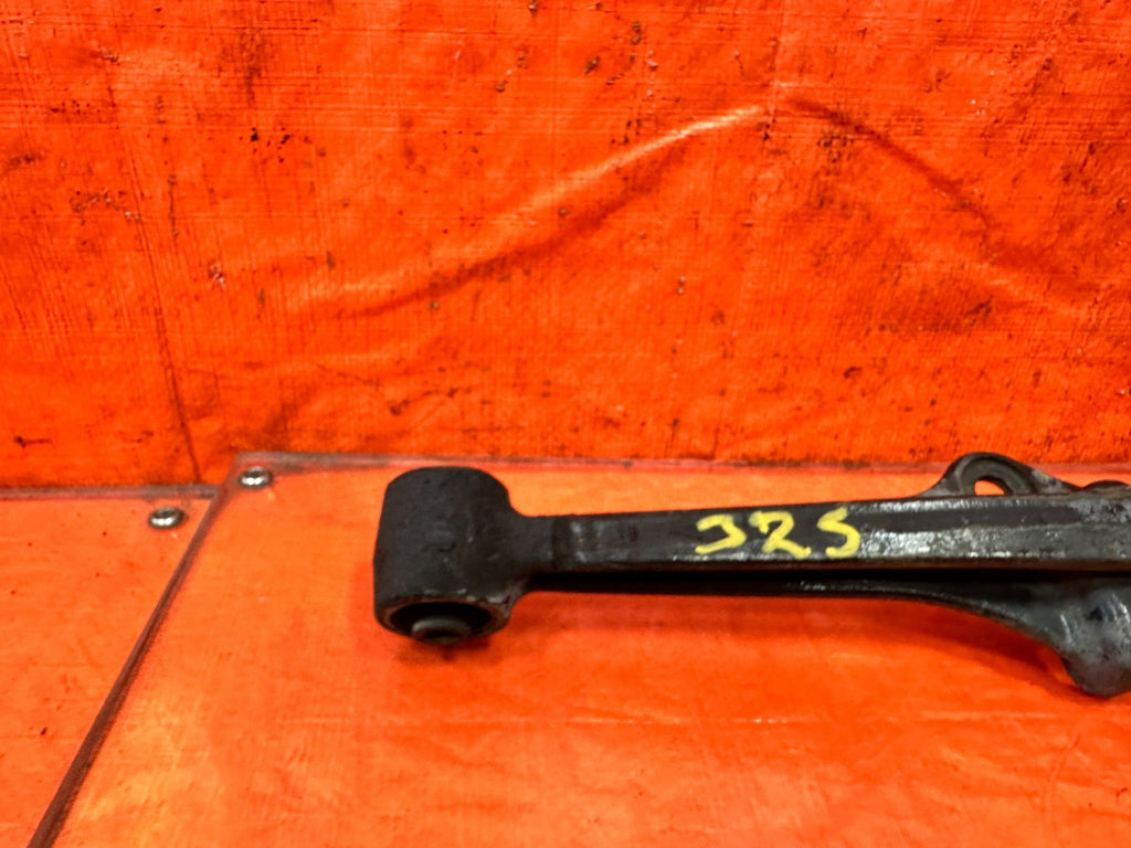 90 91 HONDA CIVIC HATCHBACK   PASSENGER RIGHT FRONT LOWER CONTROL ARM OEM #32511