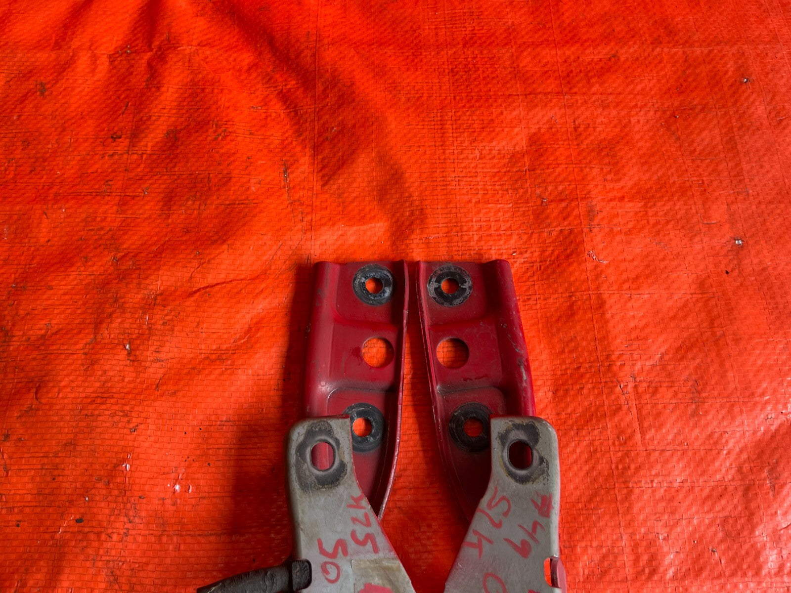 00 09 HONDA S2000   HOOD HINGE SET   HINGES LEFT RIGHT   RED COLOR   OEM OE4