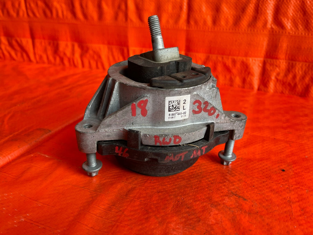 BMW 12 16 328i / 13 20 320i   RWD   2.0L ENGINE   DRIVER LEFT MOTOR MOUNT OEM 0