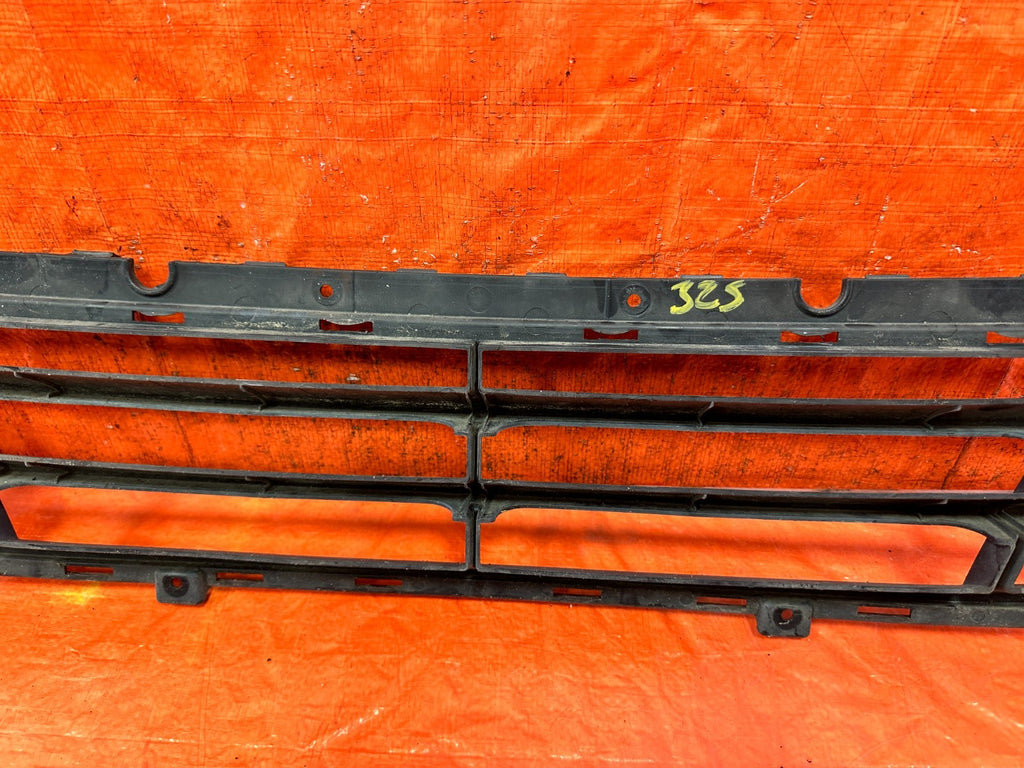 16 HYUNDAI GENESIS COUPE LOWER FRONT BUMPER GRILLE INSERT TRIM PLASTIC OEM 3258