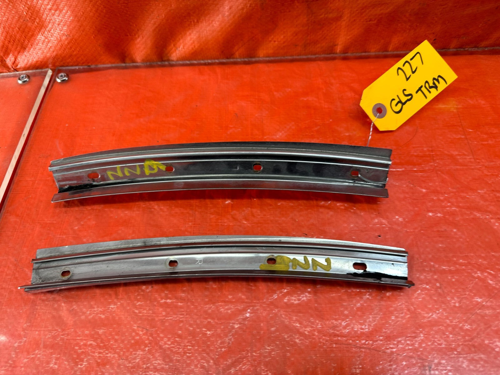 93 97 HONDA DEL SOL   REAR WINDSHIELD WEATHER STRIP BRACKETS   OEM FACTORY #2277
