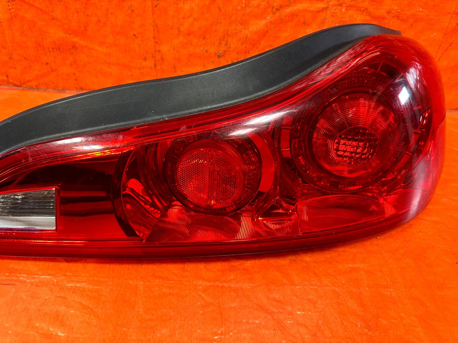 11 15 INFINITI G37 CONVERTIBLE   PASSENGER RIGHT TAIL LIGHT TAIL LAMP   OEM 3293
