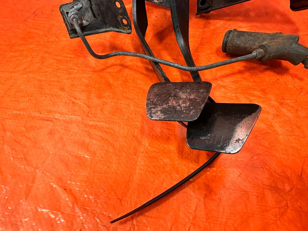 92 95 HONDA CIVIC   5 SPEED MANUAL PEDALS   BRAKE GAS CLUTCH   OEM #3277