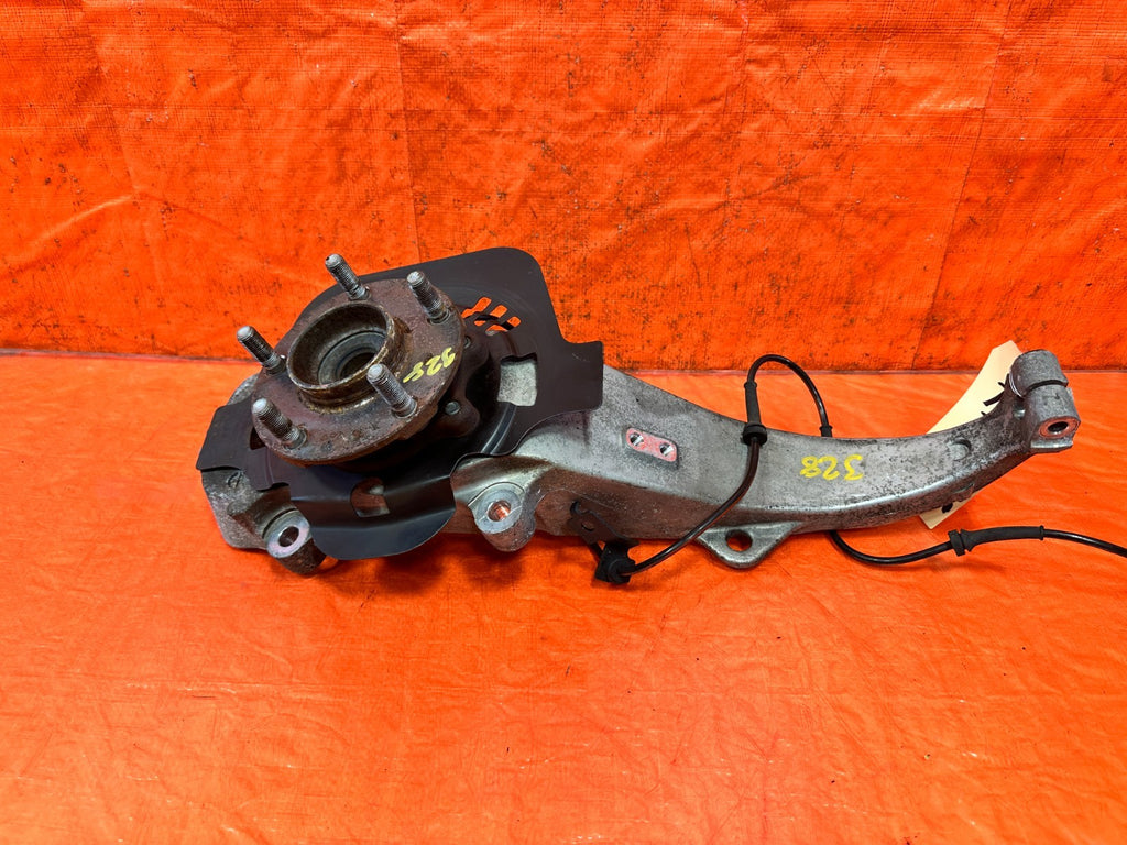 08 15 INFINITI G37 Q60   PASSENGER RIGHT FRONT SPINDLE KNUCKLE HUB   OEM #3287