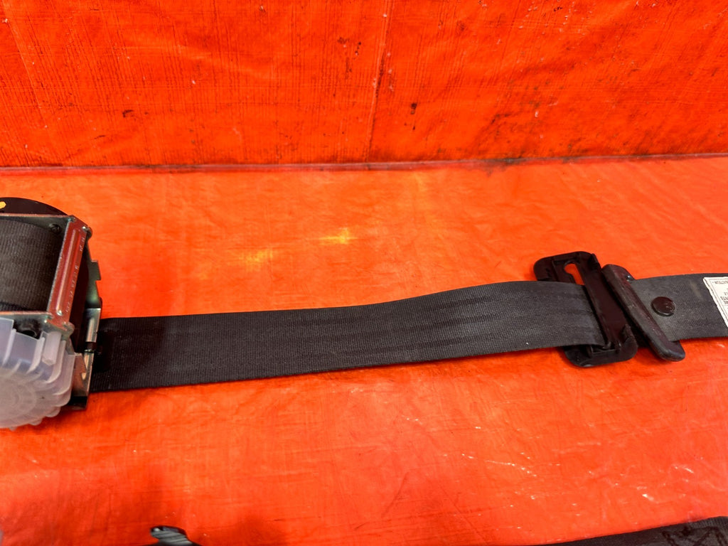 10 16 HYUNDAI GENESIS COUPE   REAR SEAT BELTS  LEFT & RIGHT SEAT BELTS   OEM 2993