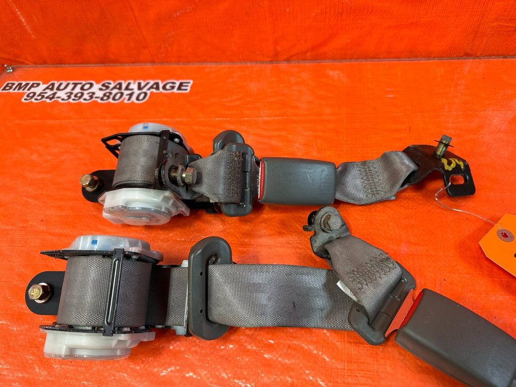 02 06 ACURA RSX TYPE S & BASE   REAR SEAT BELT SET LEFT RIGHT TAN GRAY OEM #2544