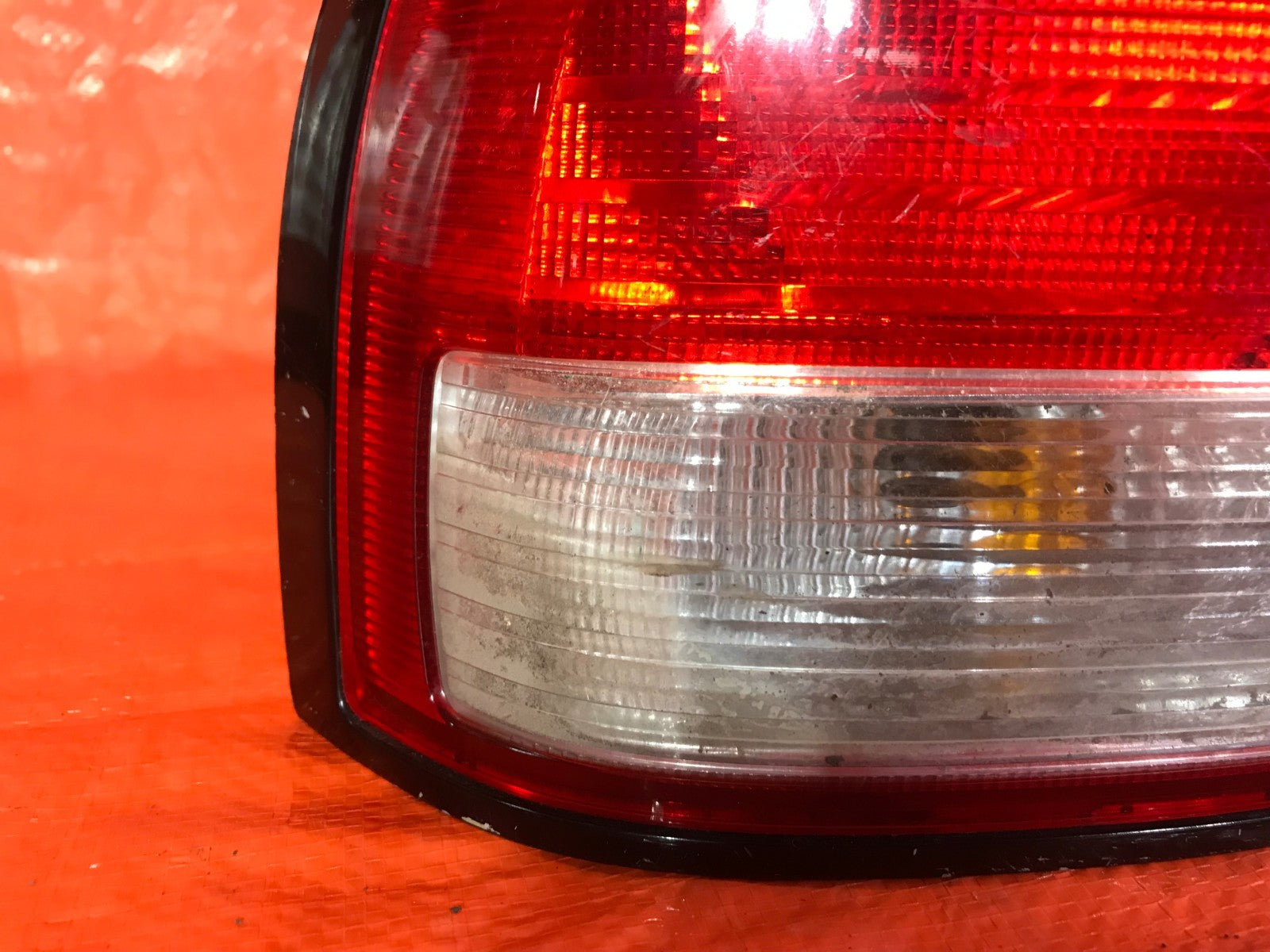 OEM 2004 04 MITSUBISHI DIAMANTE DRIVER LEFT TAIL LIGHT LAMP L LH3