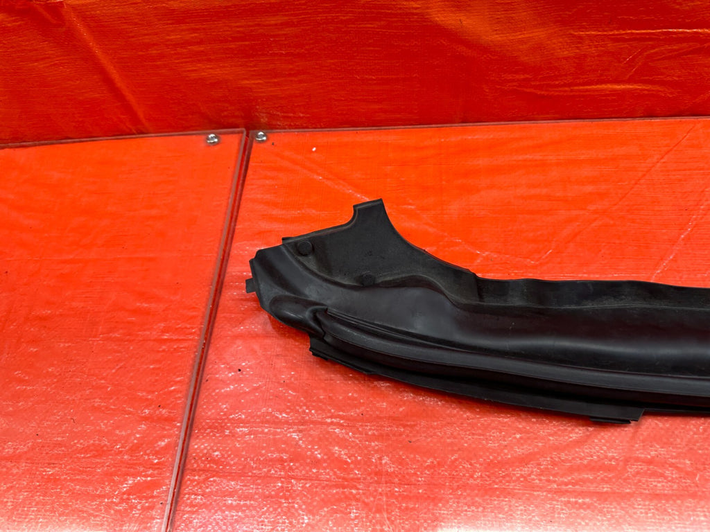08 15 INFINITI G37 & Q60 COUPE DRIVER LEFT FRONT   FENDER SEAL TRIM GASKET #1888