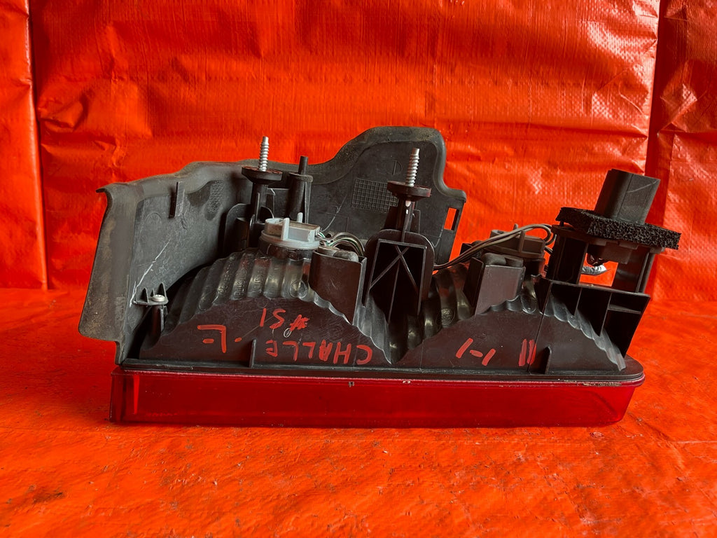 08 14 DODGE CHALLENGER   DRIVER LEFT OUTER QUARTER PANEL   TAIL LIGHT LAMP   OEM8