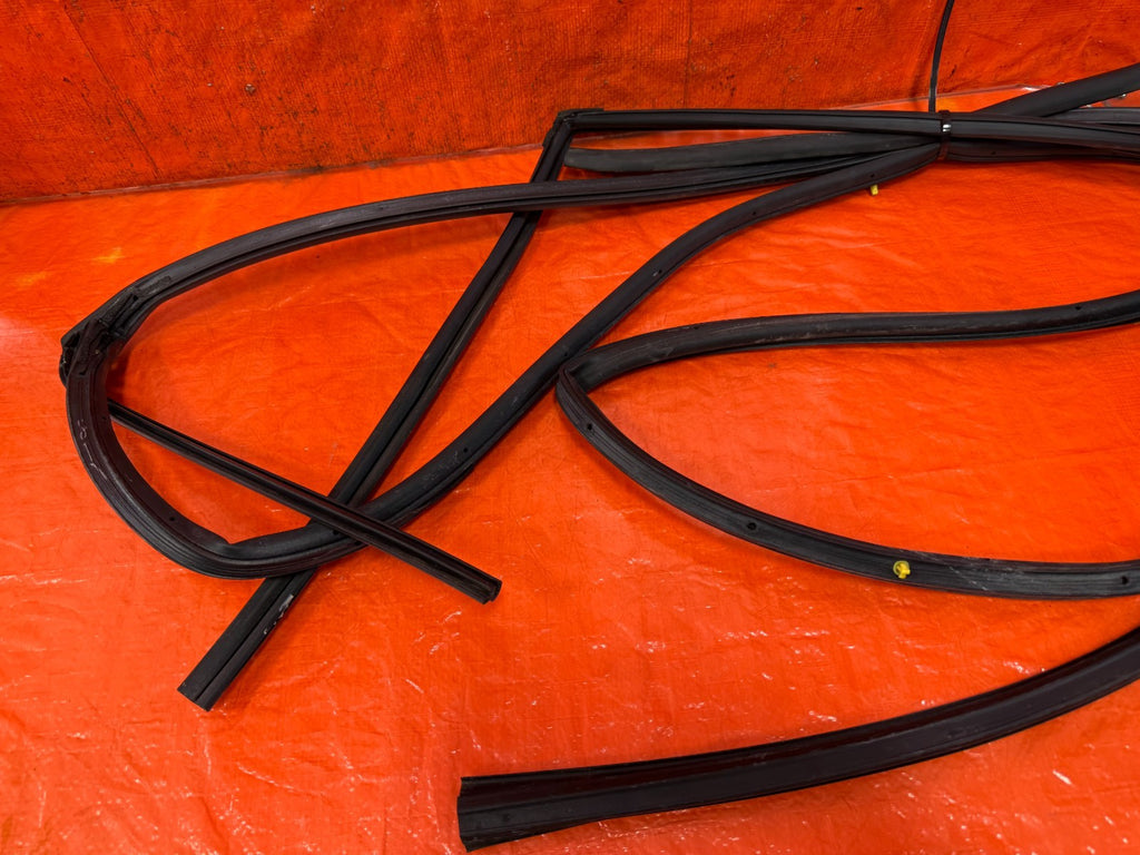 13 15 HONDA CIVIC SEDAN   LEFT REAR DOOR   WEATHER STRIP & RUN CHANNEL   OEM9