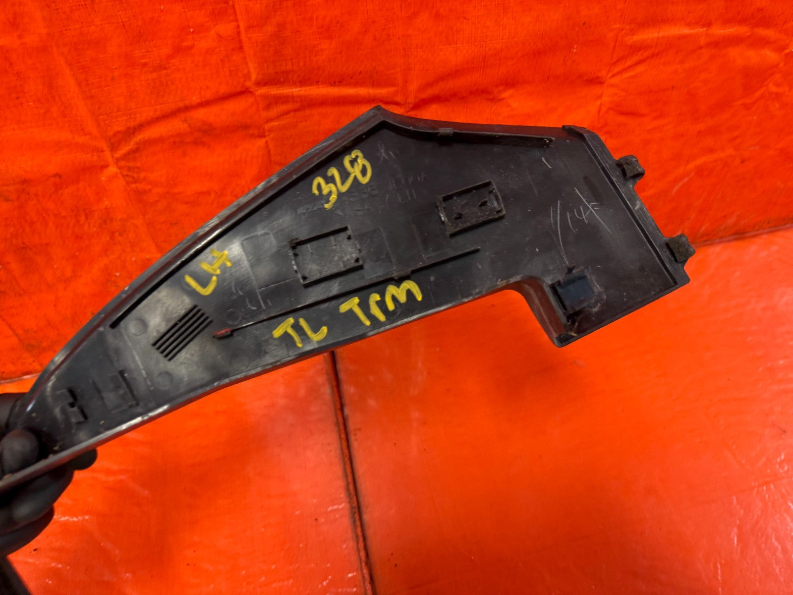 08 15 INFINITI G37 COUPE   INSIDE TRUNK TAIL LIGHT TRIM PLASTIC LEFT OEM #3285