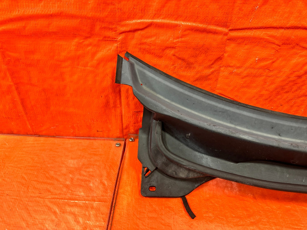 04 05 ACURA TSX   WINDSHIELD WIPER COWL TRIM PLASTIC   OEM FACTORY #3045