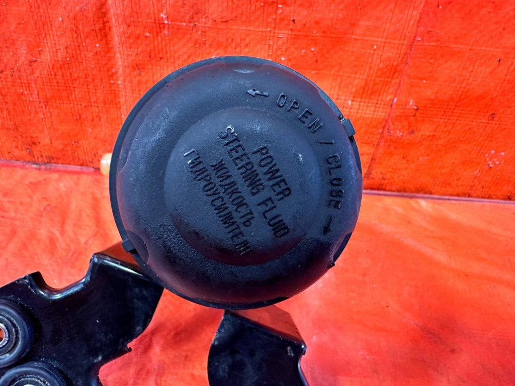 10 16 HYUNDAI GENESIS COUPE   POWER STEERING RESERVOIR TANK BOTTLE   OEM #3024