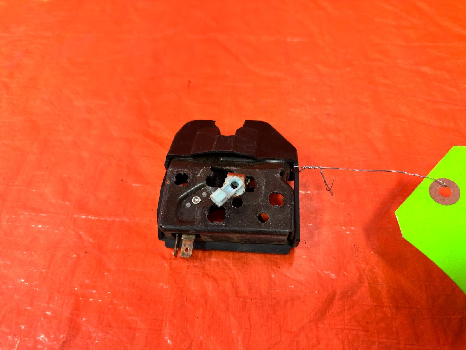 96 00 HONDA CIVIC   COUPE & SEDAN   TRUNK HINGE HATCH LATCH   OEM FACTORY  #2851