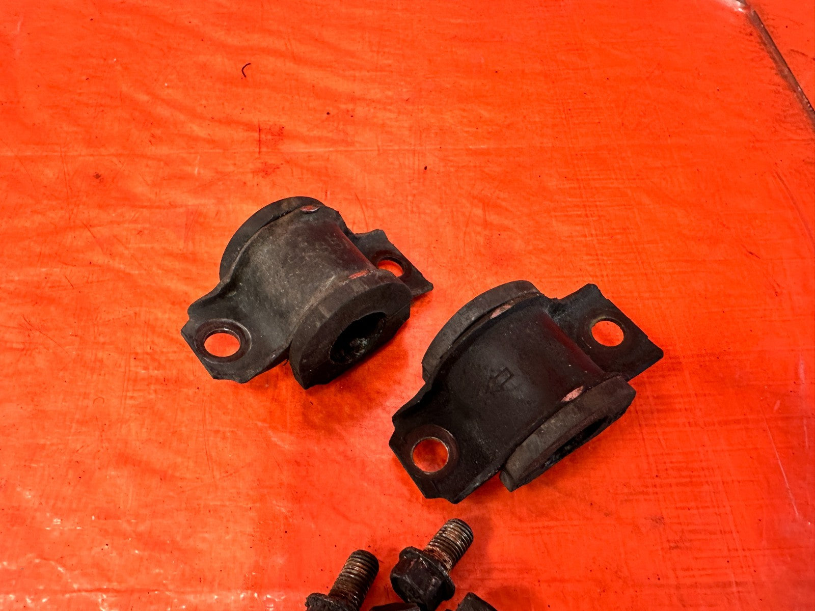 02 06 ACURA RSX TYPE S   FRONT SWAY BAR MOUNTING BRACKET & BUSHING SET OEM #3153