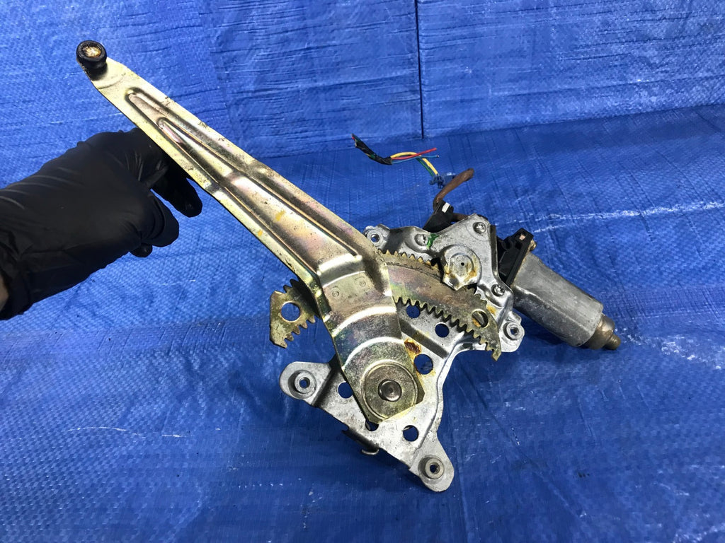 OEM 2002 02 TOYOTA COROLLA S   DRIVER LEFT REAR POWER WINDOW REGULATOR LR3