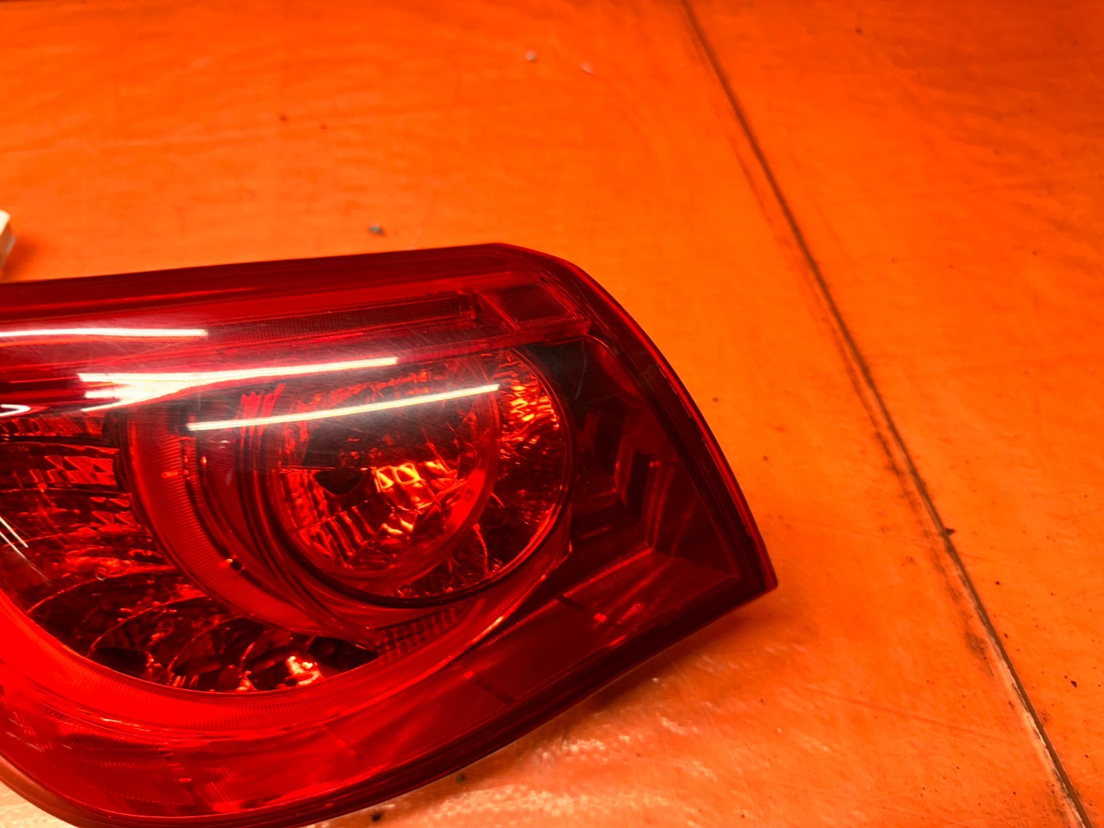 14-17 INFINITI Q50 4D 3.7L 3.0T LEFT OUTER QUARTER MOUNTED TAIL LIGHT OEM #Q505