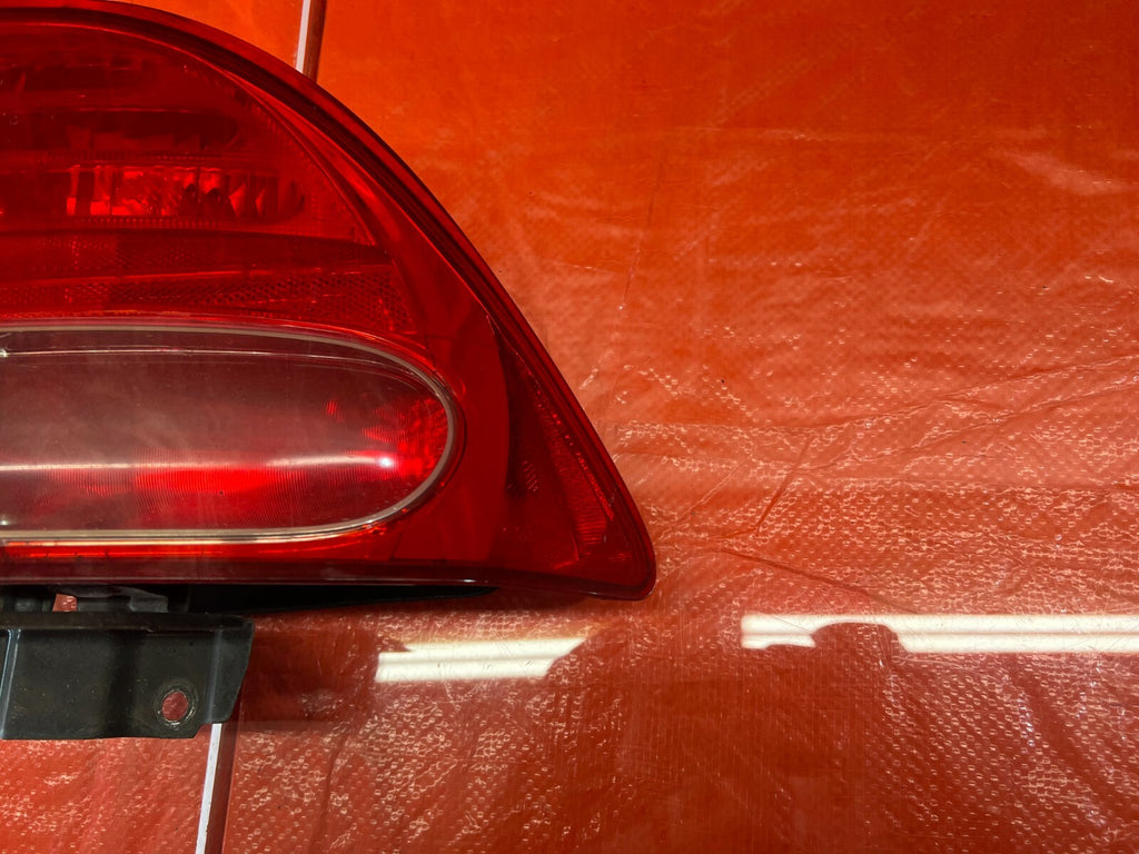 06 08 HONDA CIVIC   4 DOOR SEDAN PASSENGER RIGHT OUTER TAIL LIGHT LAMP OEM #1127