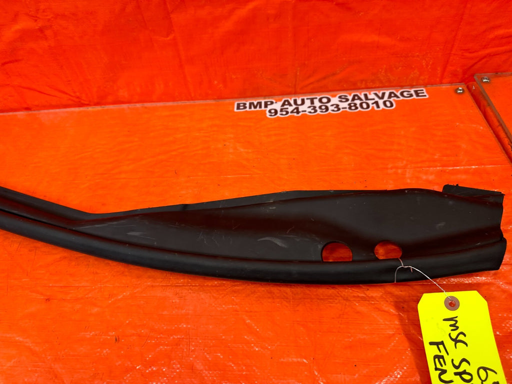 17 20 INFINITI Q60   PASSENGER RIGHT   FENDER TO HOOD TRIM SEAL   OEM FACTORY6