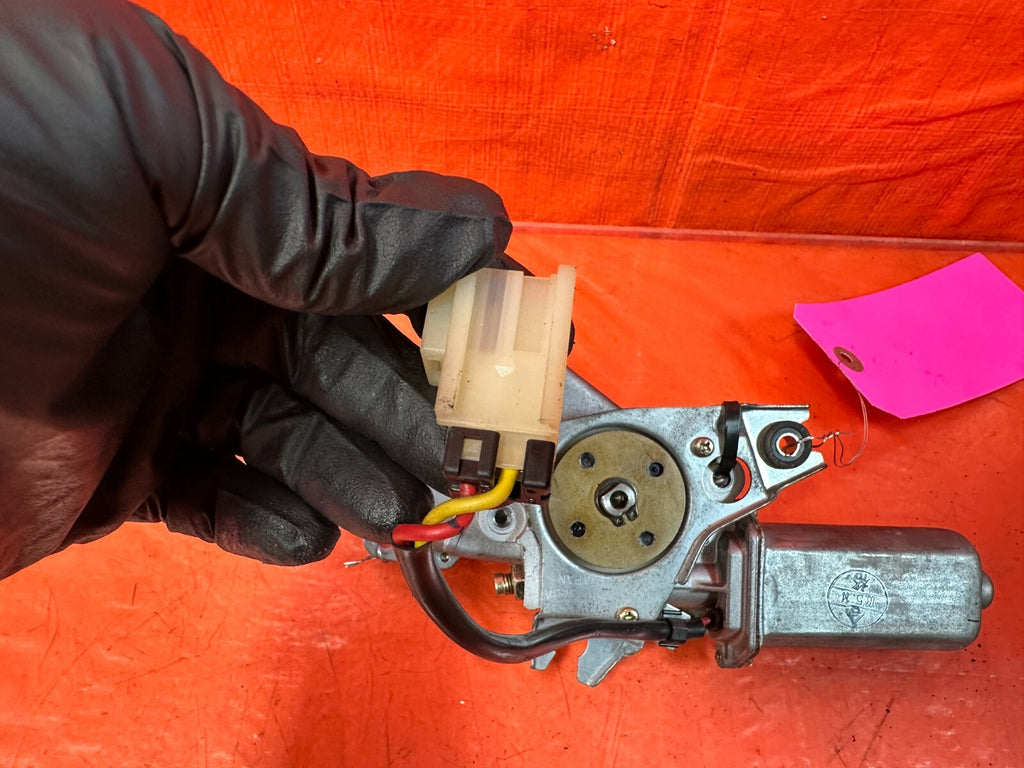 04 08 NISSAN 350Z CONVERTIBLE   CONVERTIBLE TOP MOTOR   OEM FACTORY #262 312