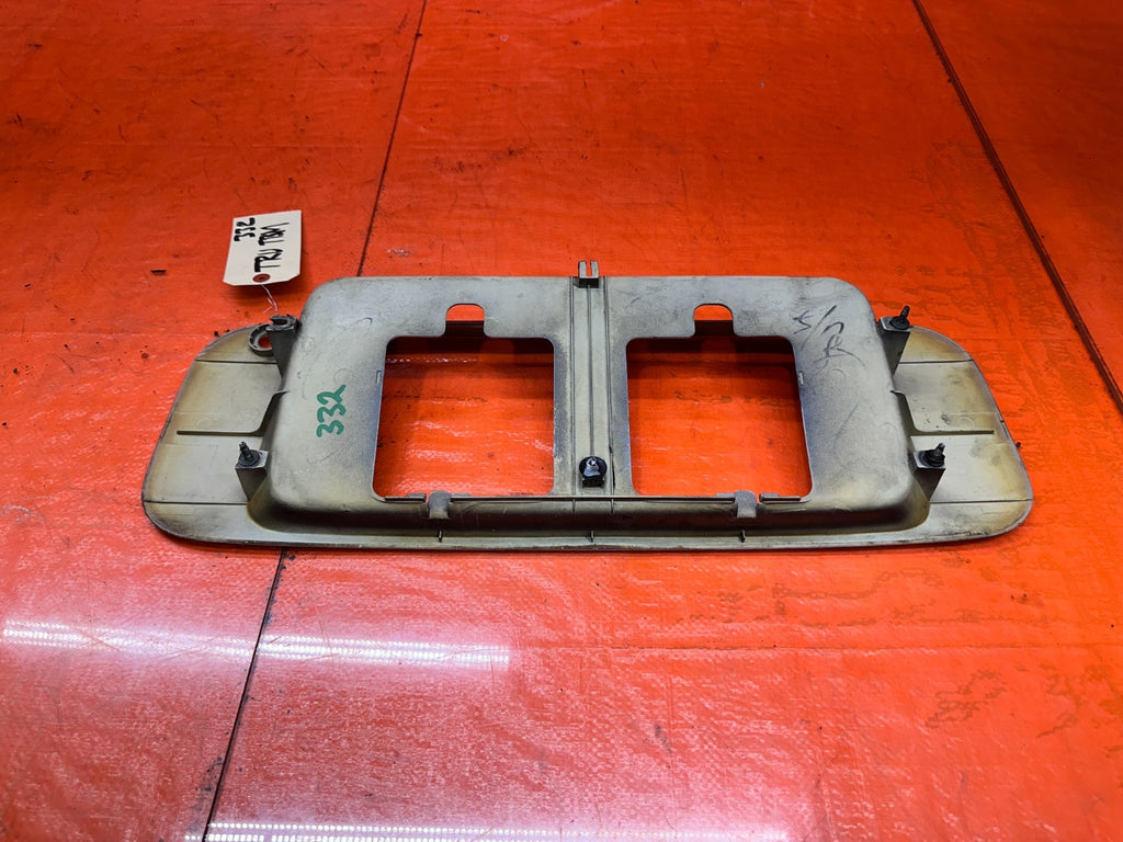 92 96 HONDA PRELUDE REAR LICENSE PLATE GARNISH CENTER TRIM OEM #3327