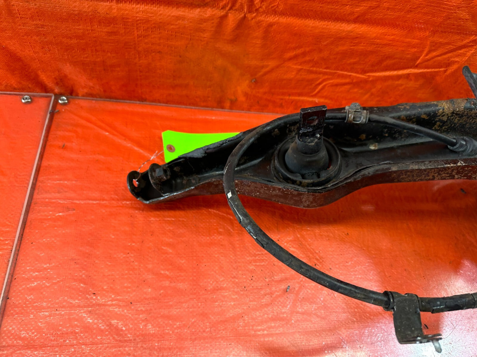 1989 89 HONDA CRX   DRIVER LEFT REAR TRAILING ARM BRAKE DRUM   OEM #24311