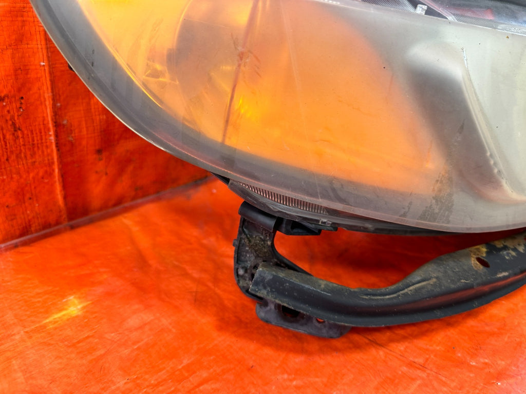 06 08 HONDA CIVIC SEDAN   RIGHT HEADLIGHT HEADLAMP W/ BRACKET COMPLETE OEM #30010