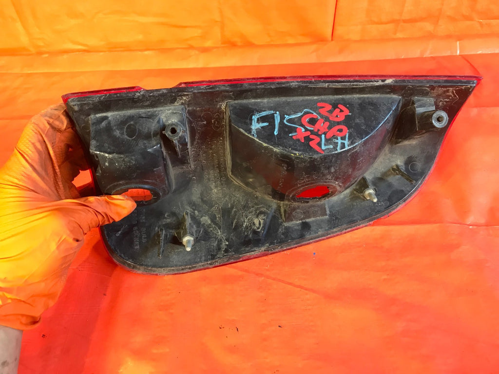 OEM 2000 00 FORD F 150 F150 DRIVER LEFT TAIL LIGHT LAMP L LH8
