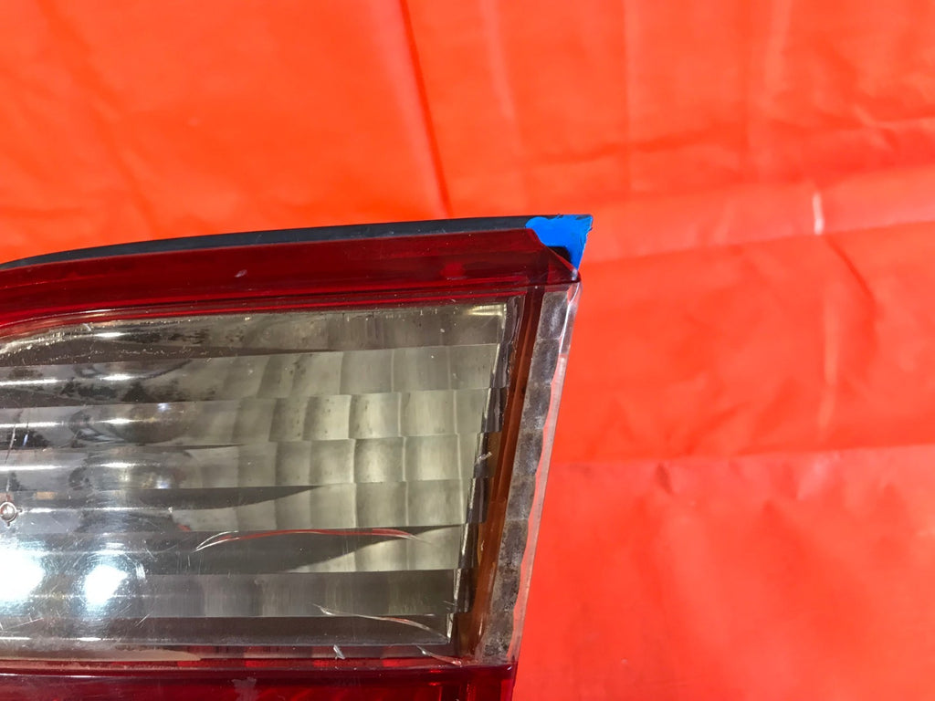 OEM 1998 98 HONDA ACCORD 4 DOOR SEDAN PASSENGER RIGHT INNER TAIL LIGHT TRUNK R5
