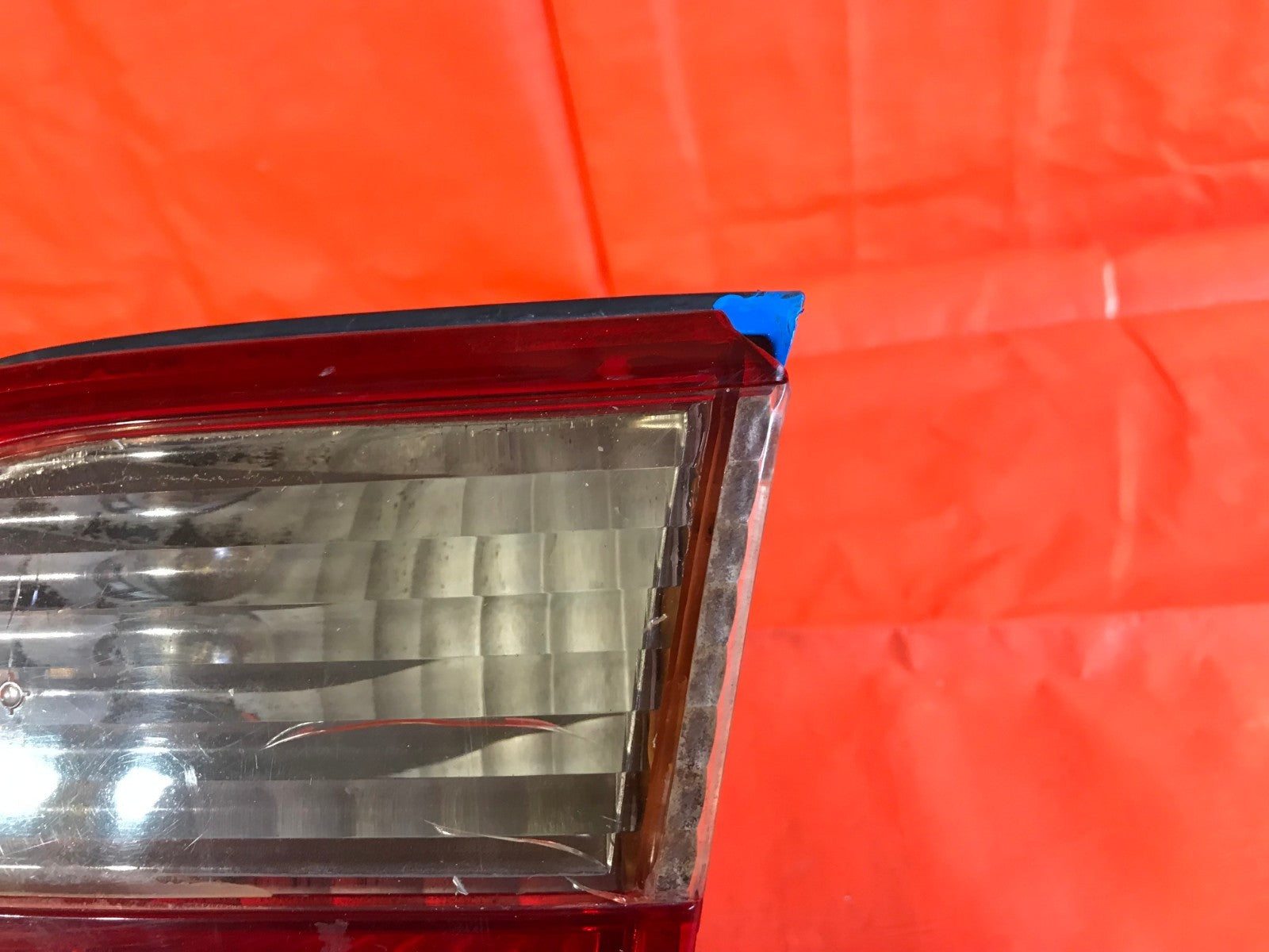 OEM 1998 98 HONDA ACCORD 4 DOOR SEDAN PASSENGER RIGHT INNER TAIL LIGHT TRUNK R5