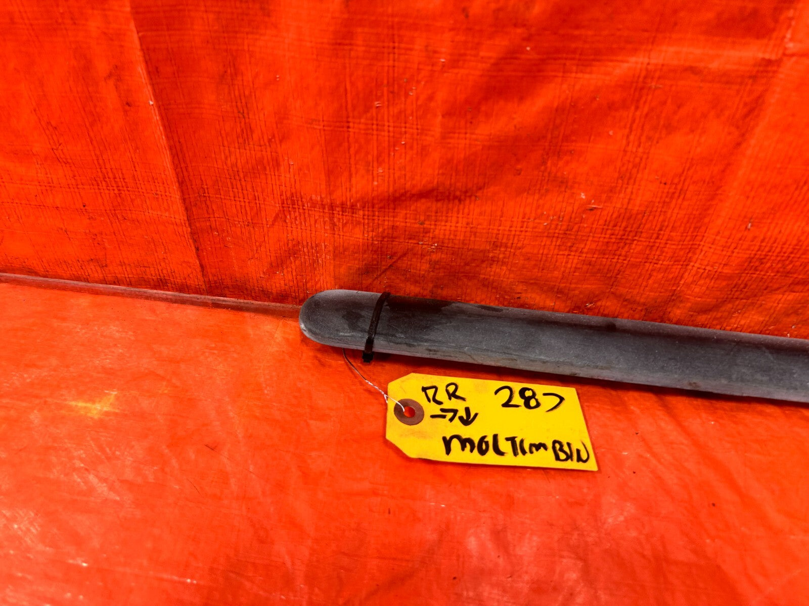96 00 HONDA CIVIC   HATCHBACK   RIGHT REAR QUARTER PANEL MOLDING OEM 2871