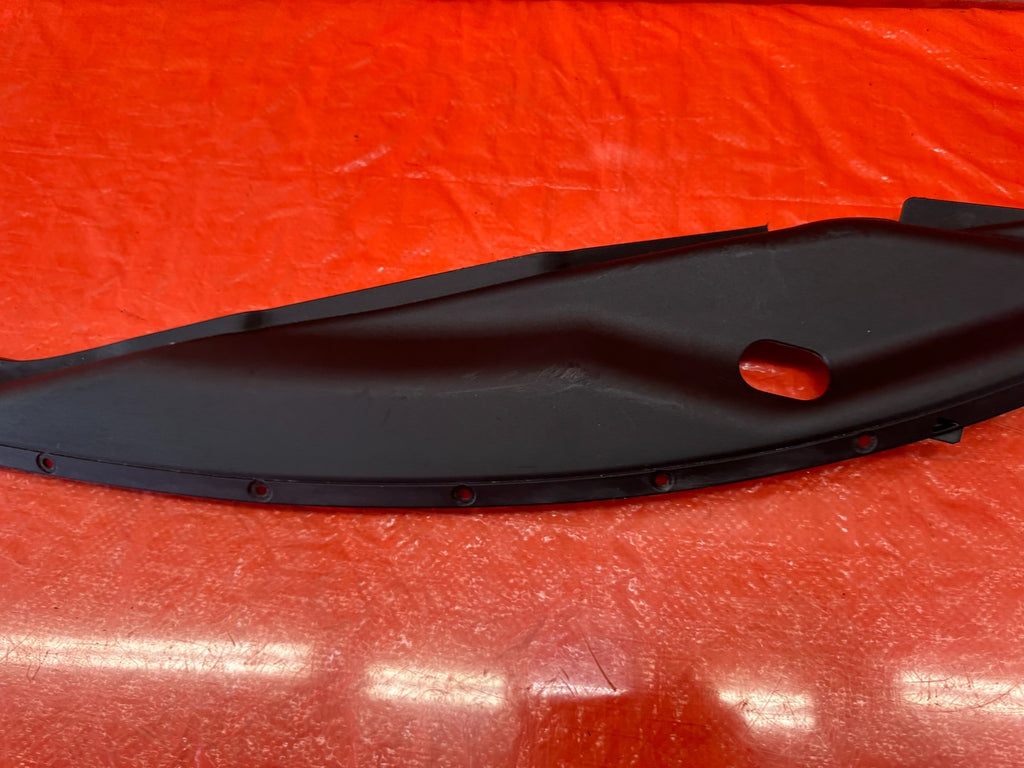 14 20 INFINITI Q50   PASSENGER RIGHT FENDER HOOD SEAL LEDGE TRIM COVER OEM #1855