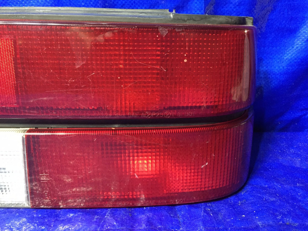 OEM 1983 1984 1985 MAZDA 626 PASSENGER RIGHT TAIL LIGHT PART # 043 6832R3