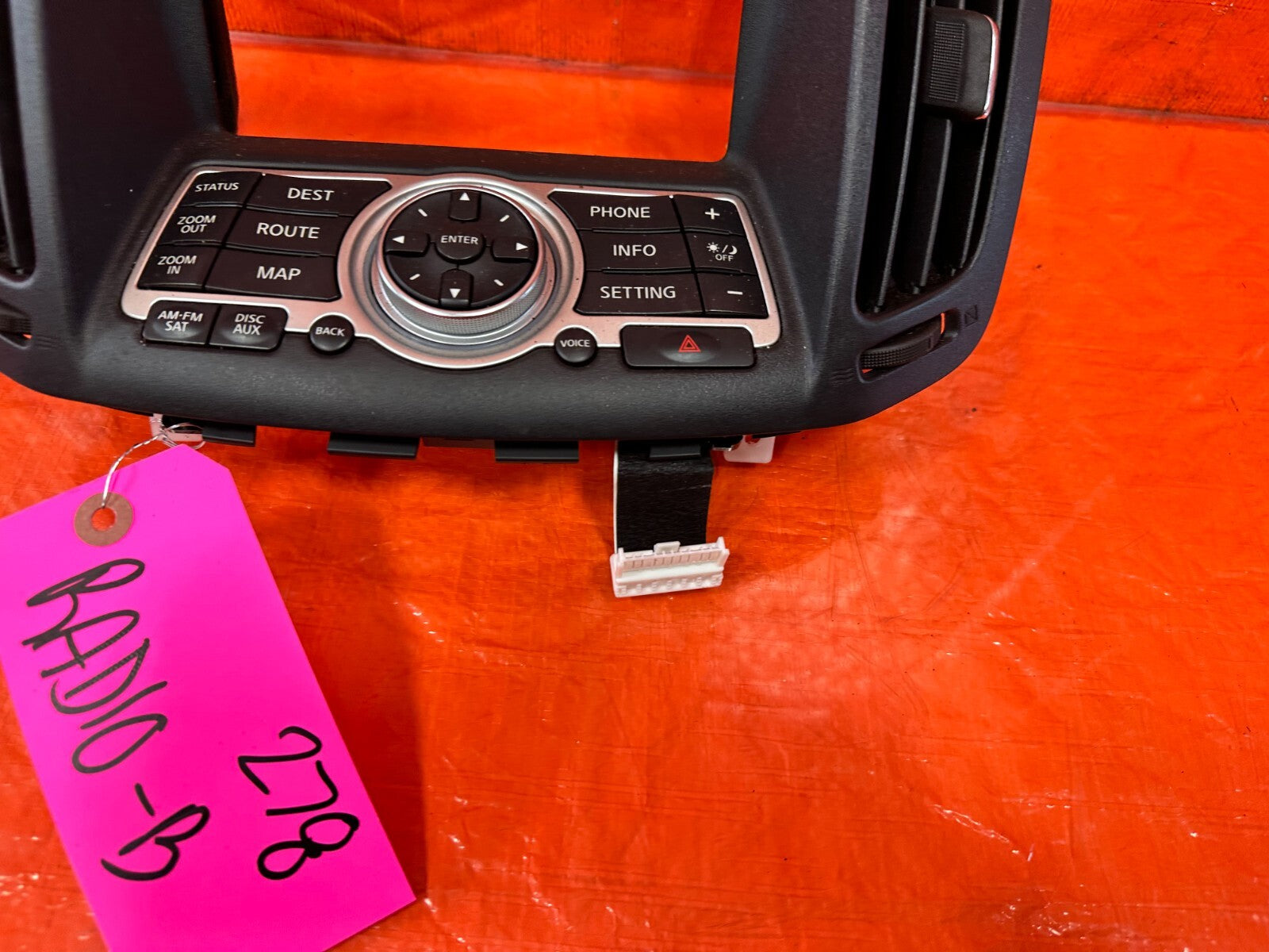 08 13 INFINITI G37   RADIO NAVIGATION CONTROL BEZEL SWITCHES   28395 JK65B   2782