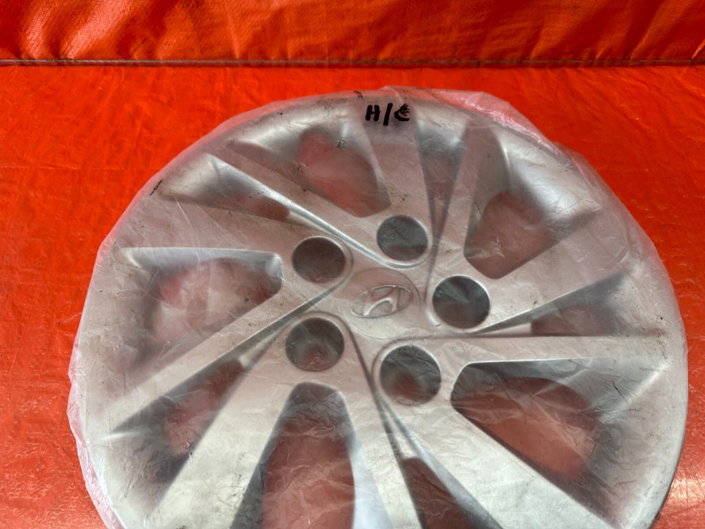 17 20 HYUNDAI ELANTRA NEW PLASTIC FACTORY HUB CAP WHEEL COVER TRIM 52960 F20006