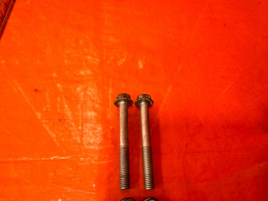 02 10 LEXUS SC430   3UZFE THROTTLE BODY BOLTS HARDWARE   OEM #2886